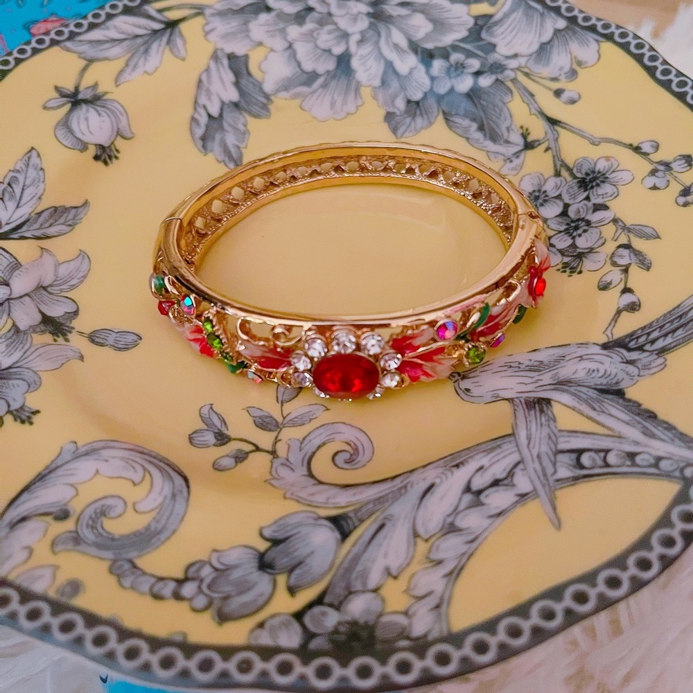 Romantic floral bangle